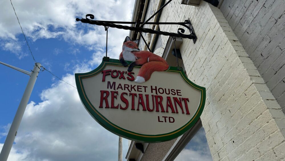 fox's Market House Logo